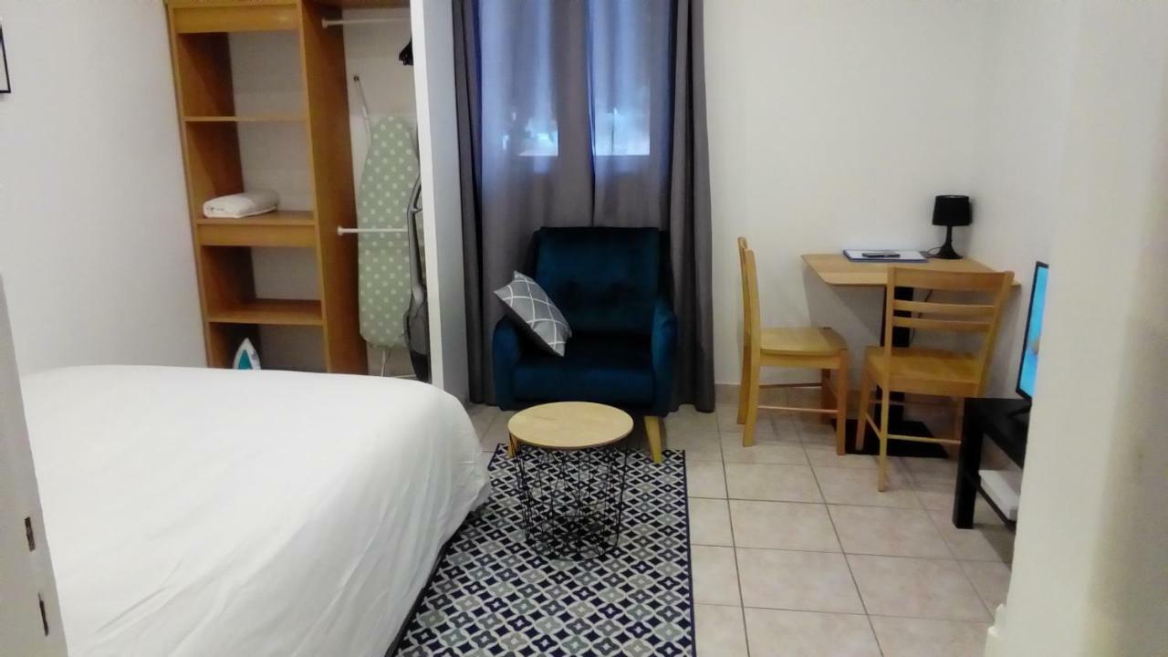 Appartement Aad1 Clamart 200 M Du Tramway T6 St Pave Blc Avec Cuisine Separee ภายนอก รูปภาพ
