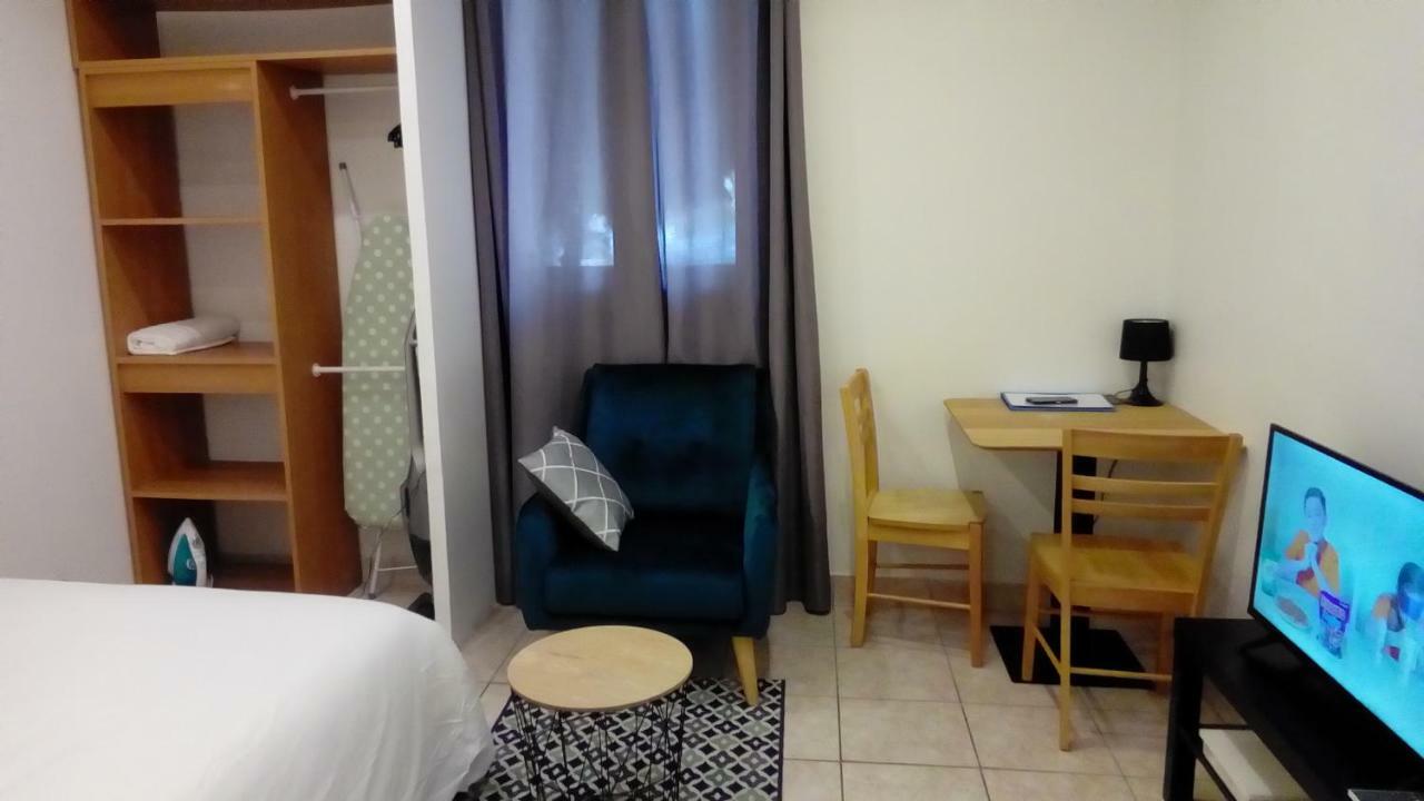 Appartement Aad1 Clamart 200 M Du Tramway T6 St Pave Blc Avec Cuisine Separee ภายนอก รูปภาพ